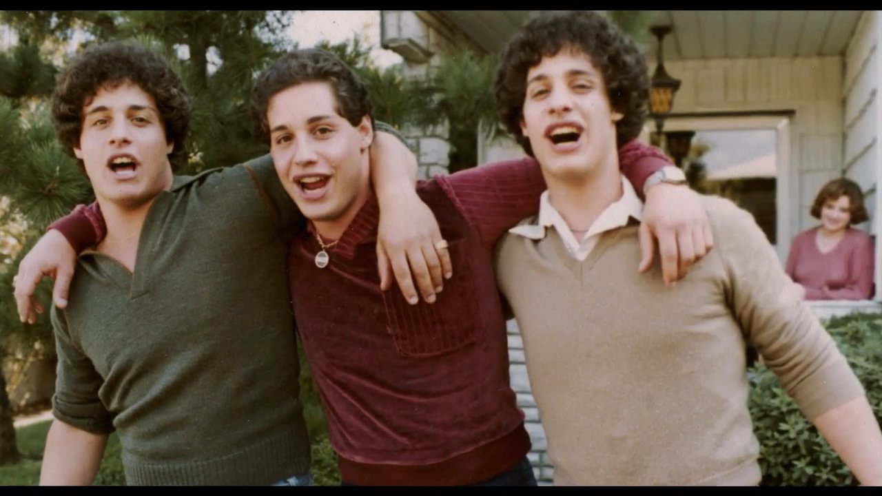 Three-Identical-Strangers-(2018)